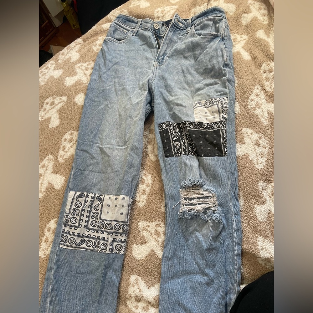 Hollister patched mom jeans
